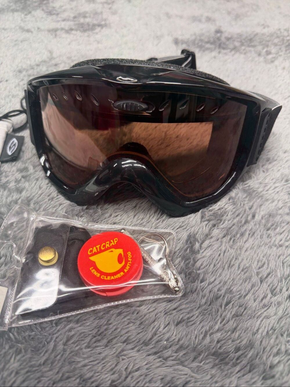 Smith Ski Goggles with Case and Lens Cleaner Set!